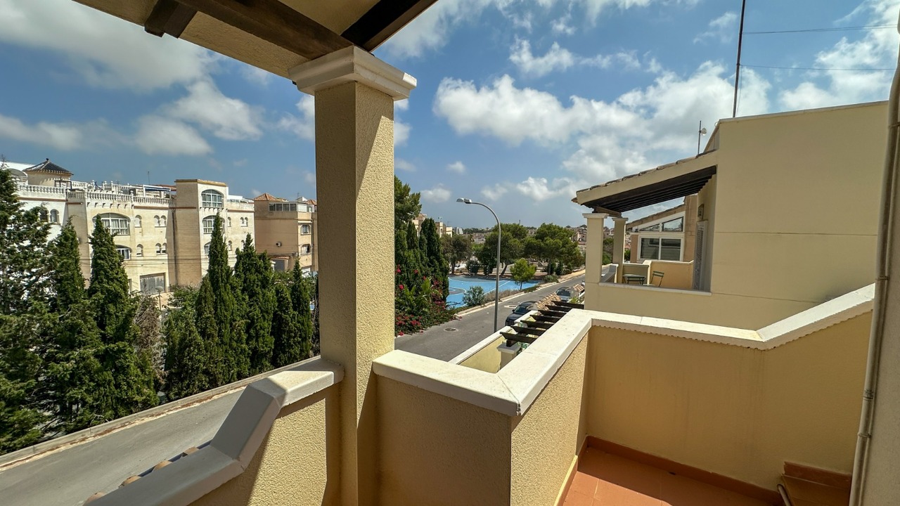 26b414m0946 Villa in Villamartin, Alicante