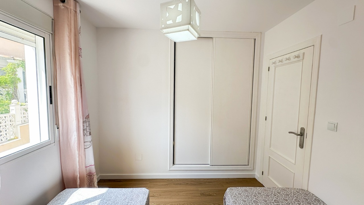 26c349d0949 Villa in Villamartin, Alicante