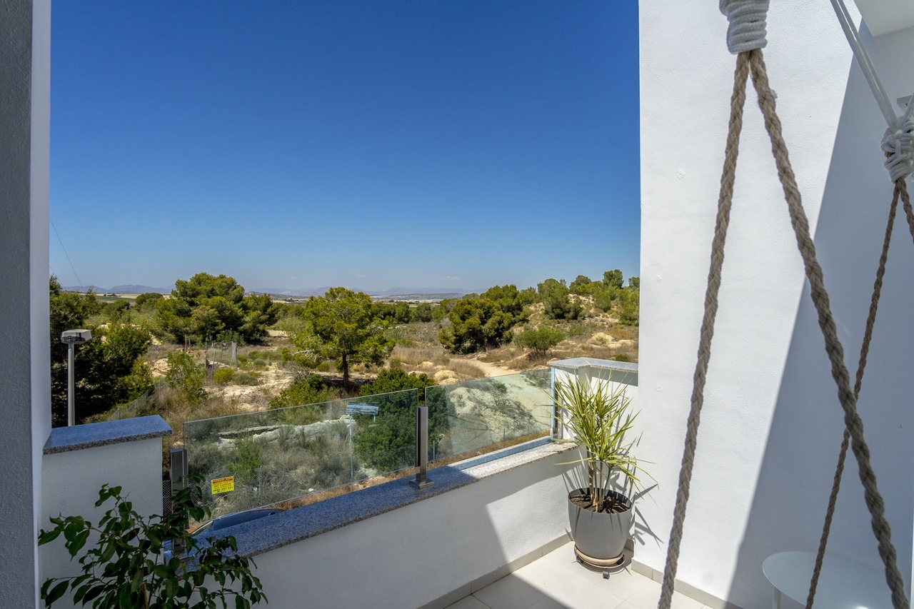 26f249r0849 Town House in Villamartin, Alicante