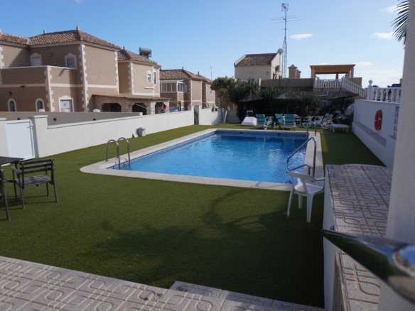 Villa for sale in Villamartin