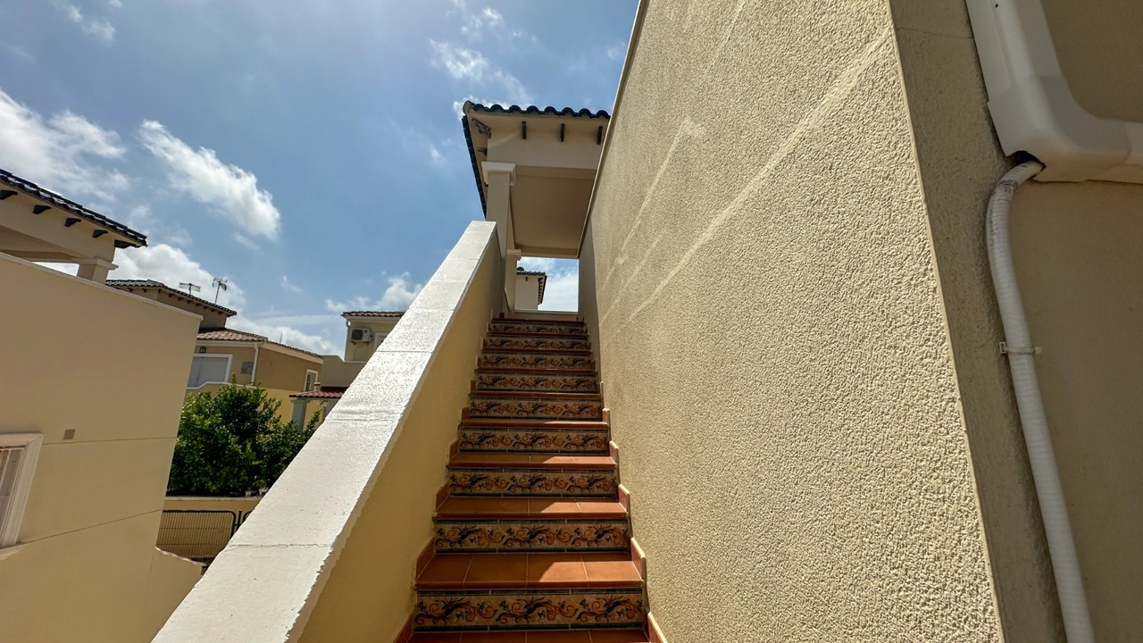 26h457r0941 Villa in Villamartin, Alicante
