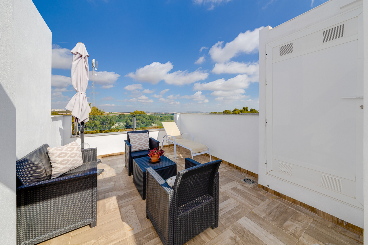 26k896v0849 Town House in Villamartin, Alicante