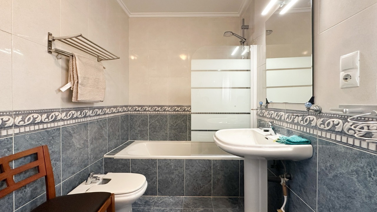 26p306j0940 Villa in Villamartin, Alicante