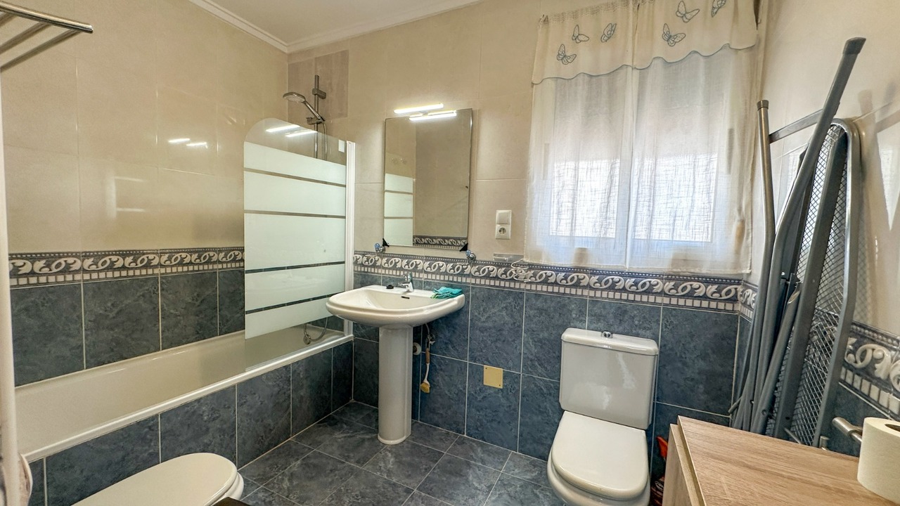 26y896e0939 Villa in Villamartin, Alicante