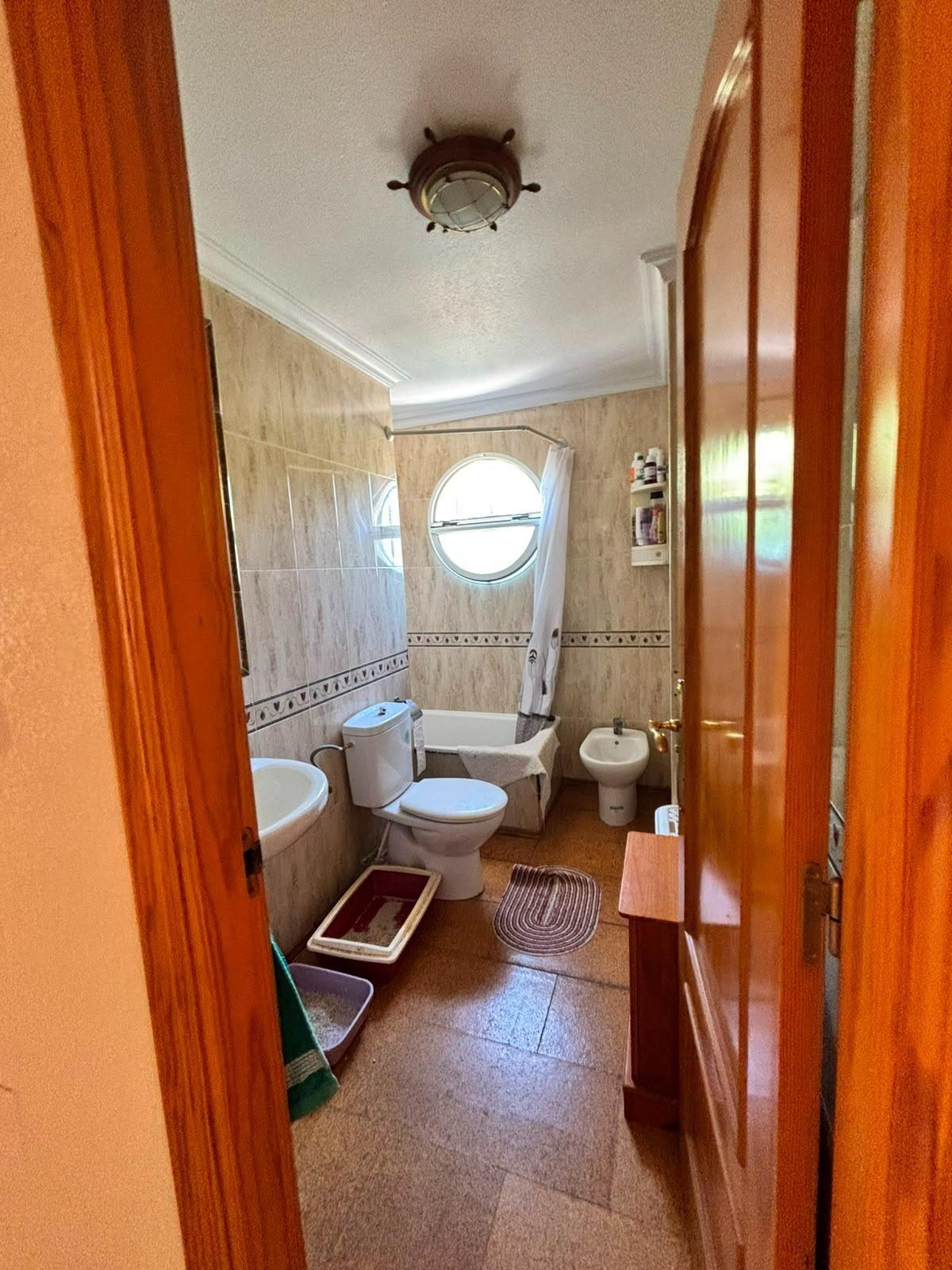 1200