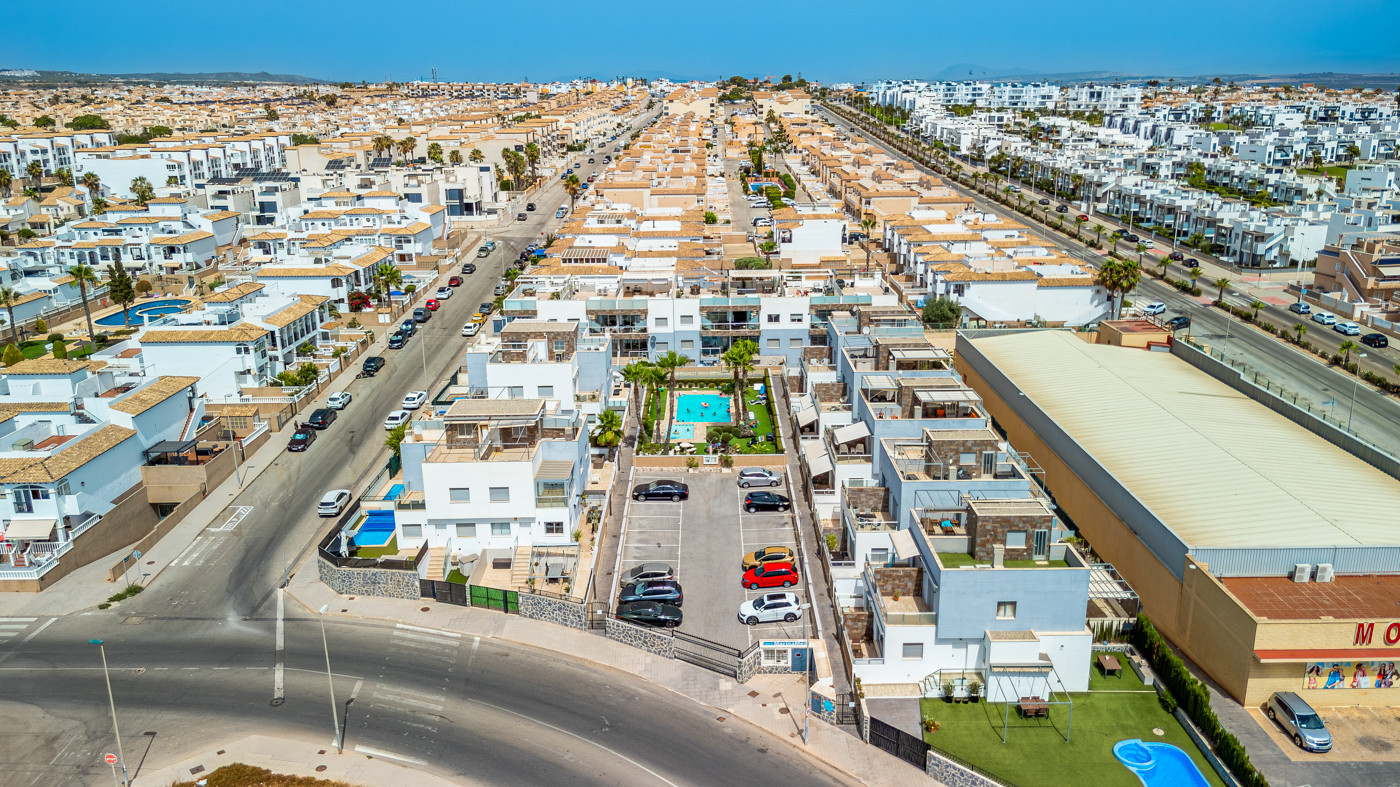 6a70944e60352 Bungalow in Orihuela Costa, Alicante