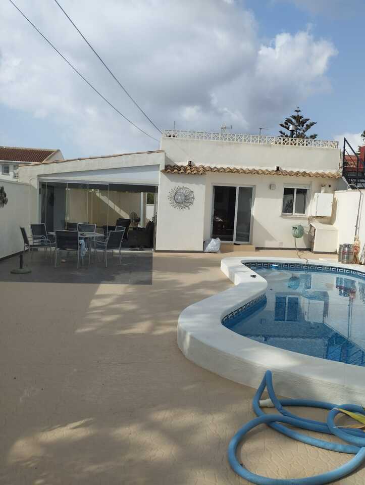 7068-villa-for-sale-in-cabo-roig-3614147-large.jpg Villa for sale in Cabo Roig