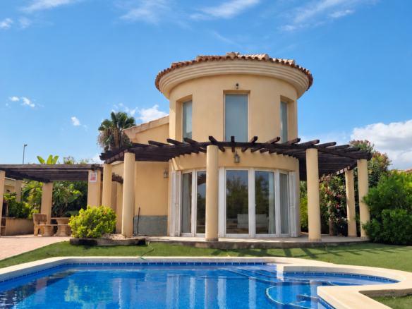 Stunning Mediterranean Villa with 800 m² Plot & Large Pool on United Golf Resort