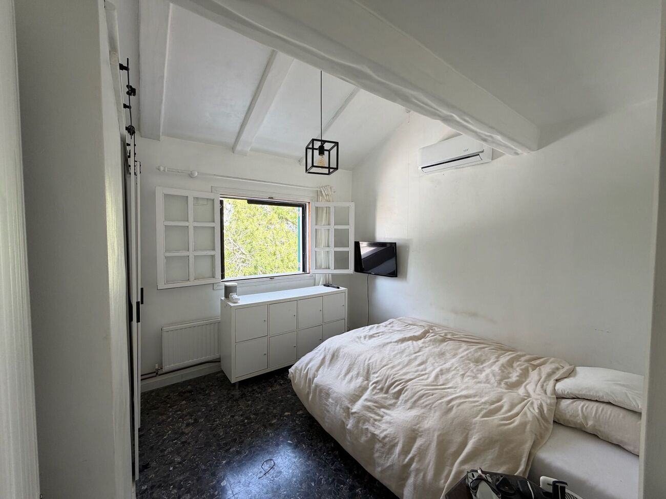 1300