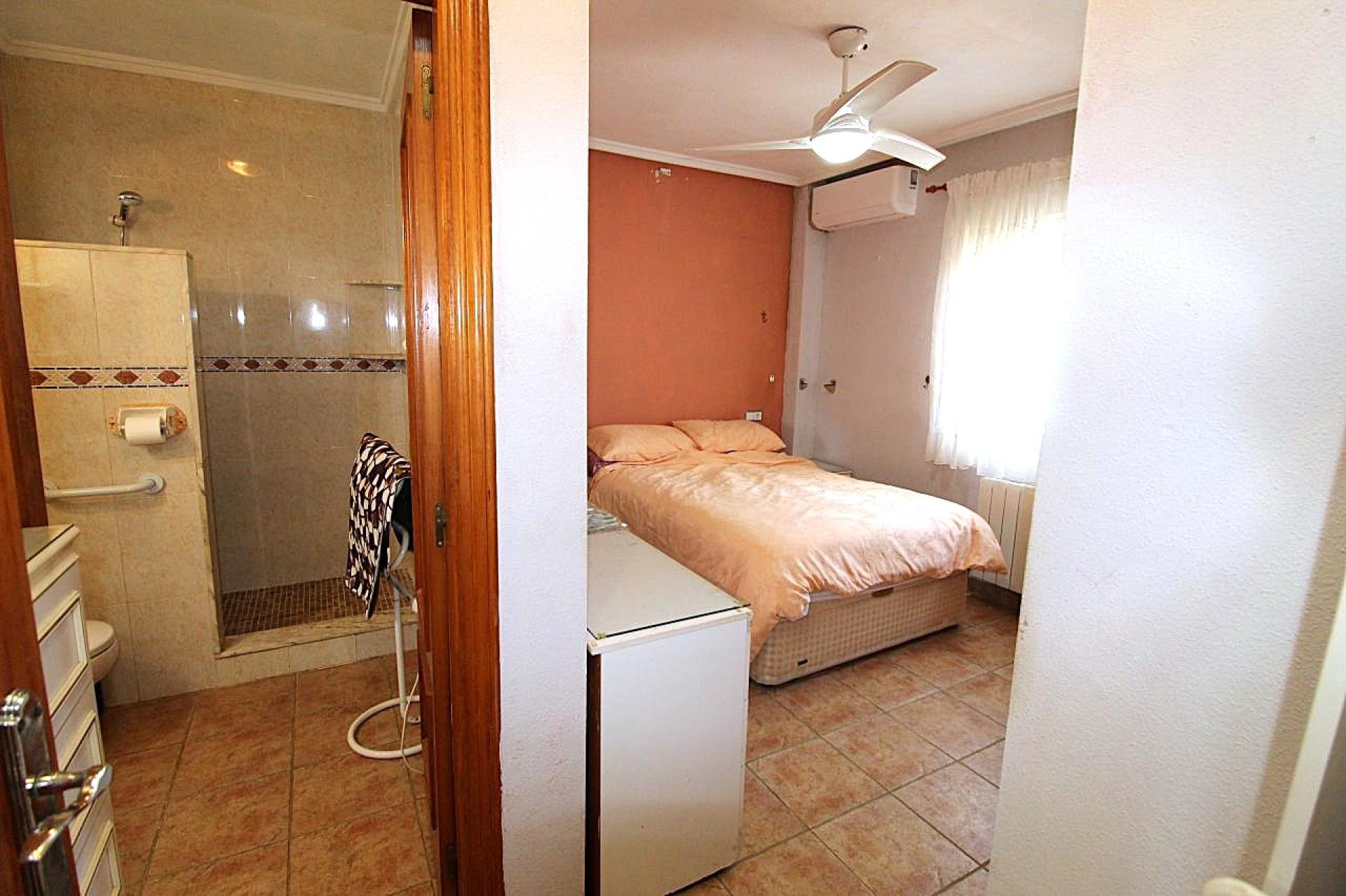 g_oxbhpujjwzrw2ew40in0 Villa in San Miguel de Salinas, Alicante
