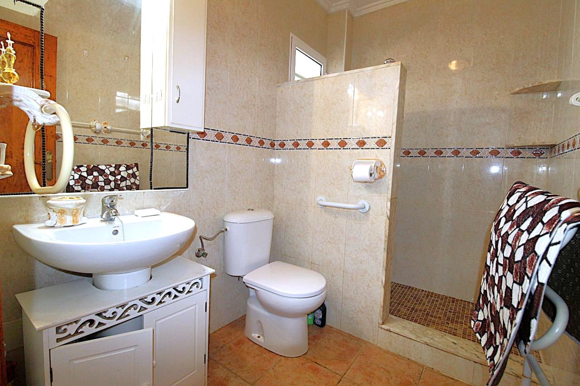 g_rb00i52sve650s87hf8x Villa in San Miguel de Salinas, Alicante