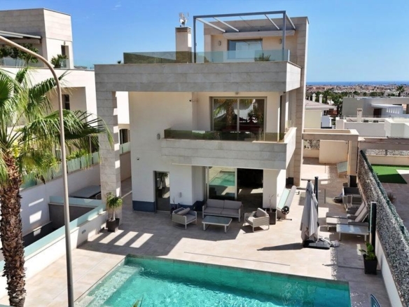 Villa for sale in Orihuela Costa