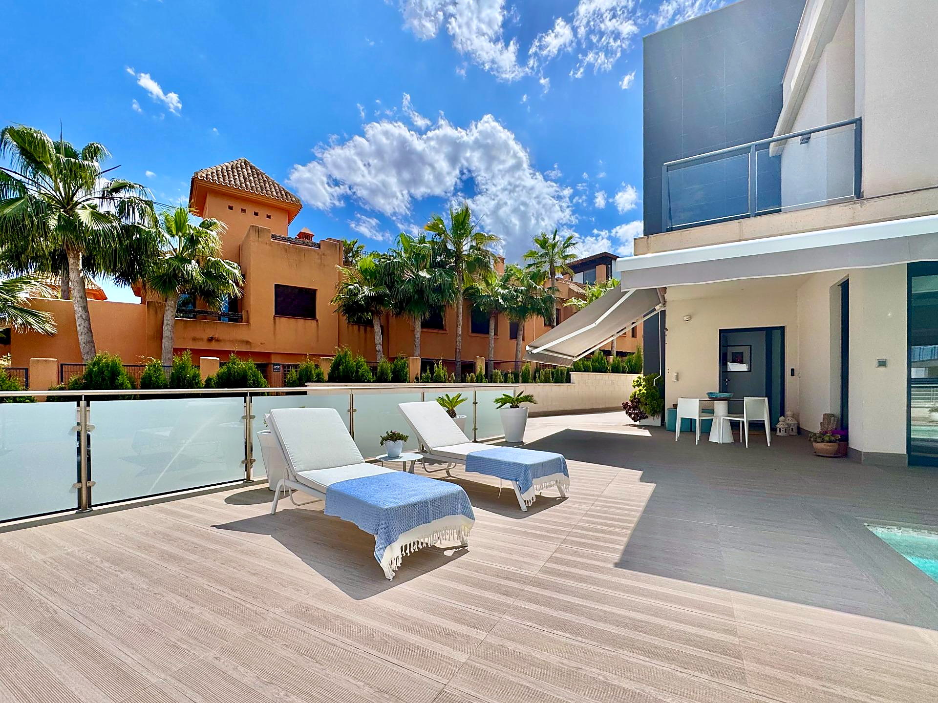 m-f52eb0036379c87c1d4b Villa in San Miguel de Salinas, Alicante
