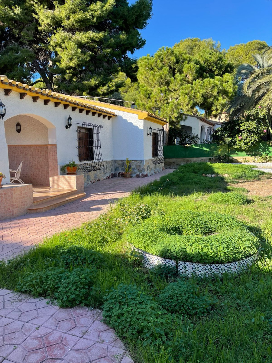 o_1k0umll607pueiqlo71q1r1g3k1u Alicante – Sunrise Dream Properties