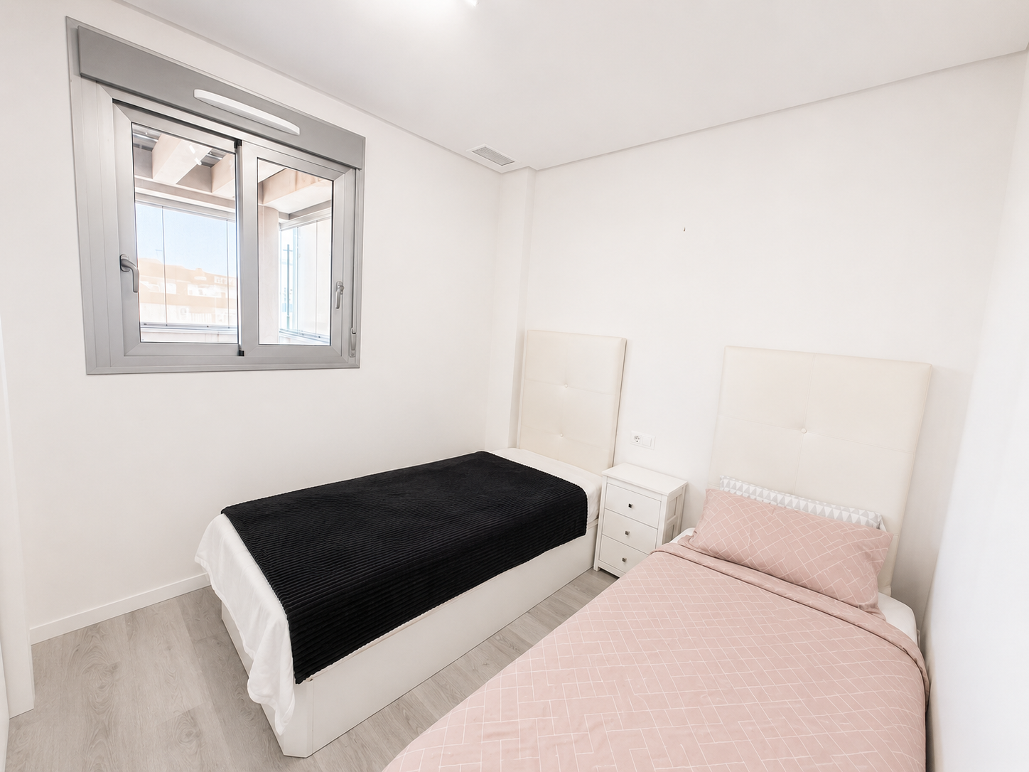 o_1k1ubv3jo1i2i6cd319bfm128d28 Apartment in Los Dolses, Alicante
