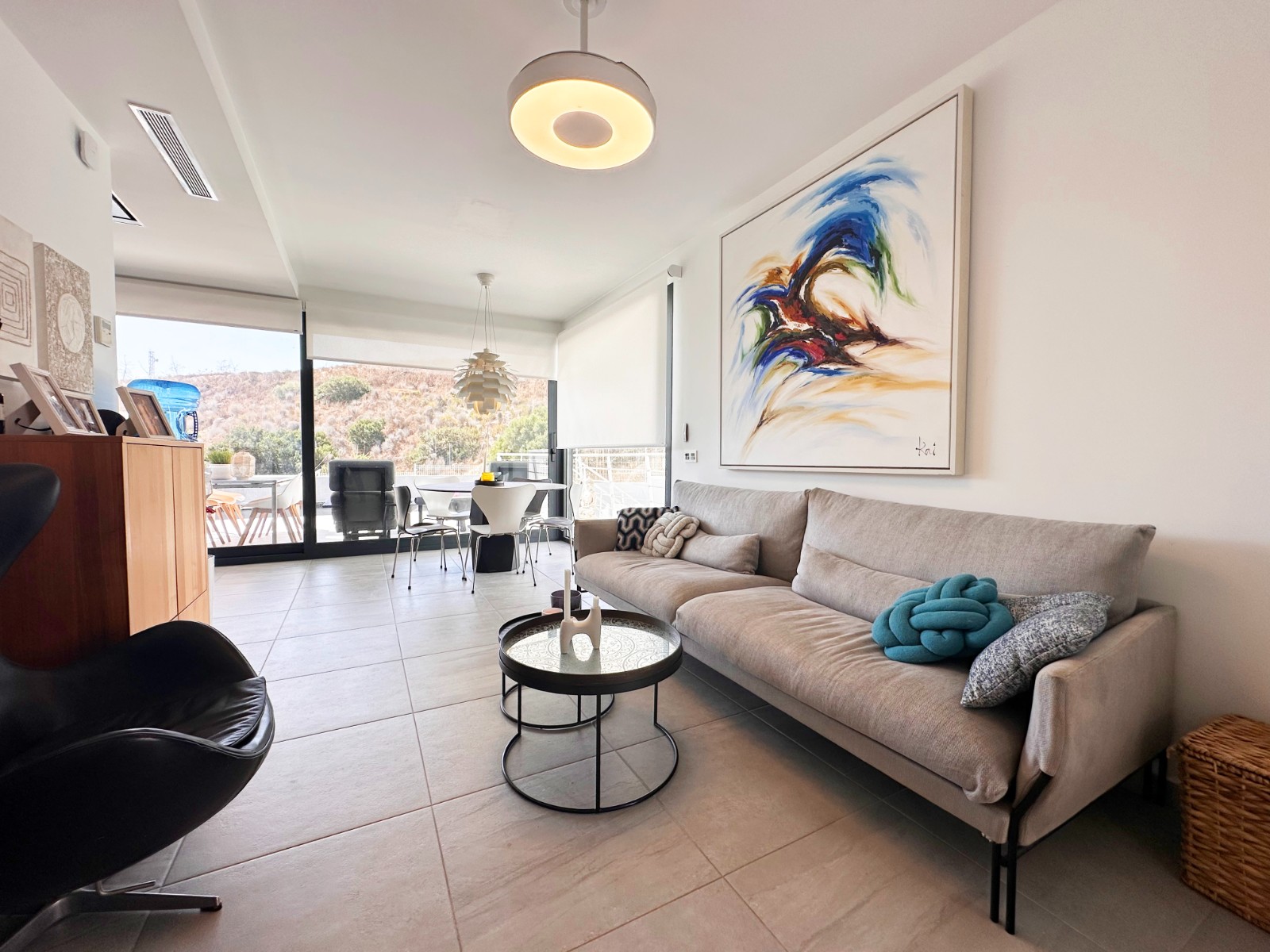 1600