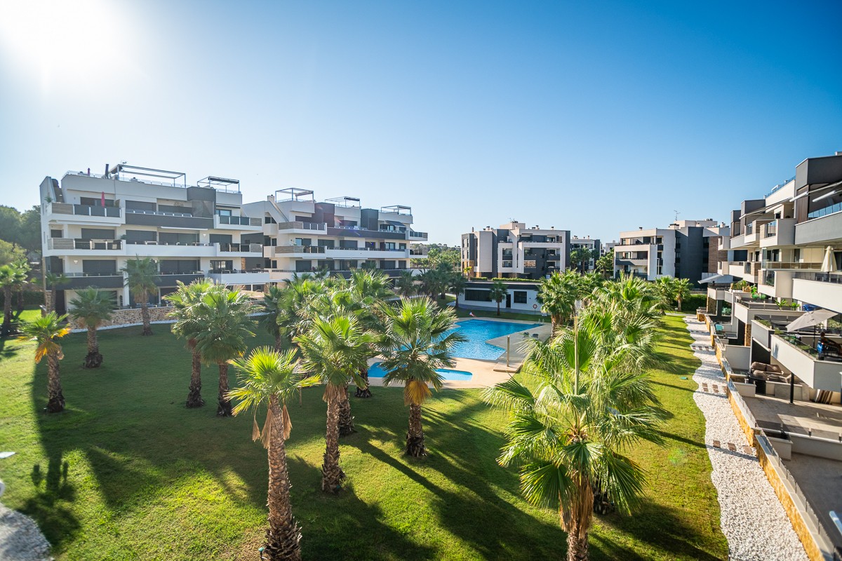 o_1k22sb0p91opdl6t1661jk11fbp2p Penthouse in Orihuela Costa, Alicante