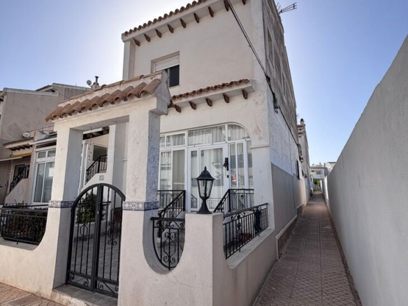 Town House for sale in Villamartin