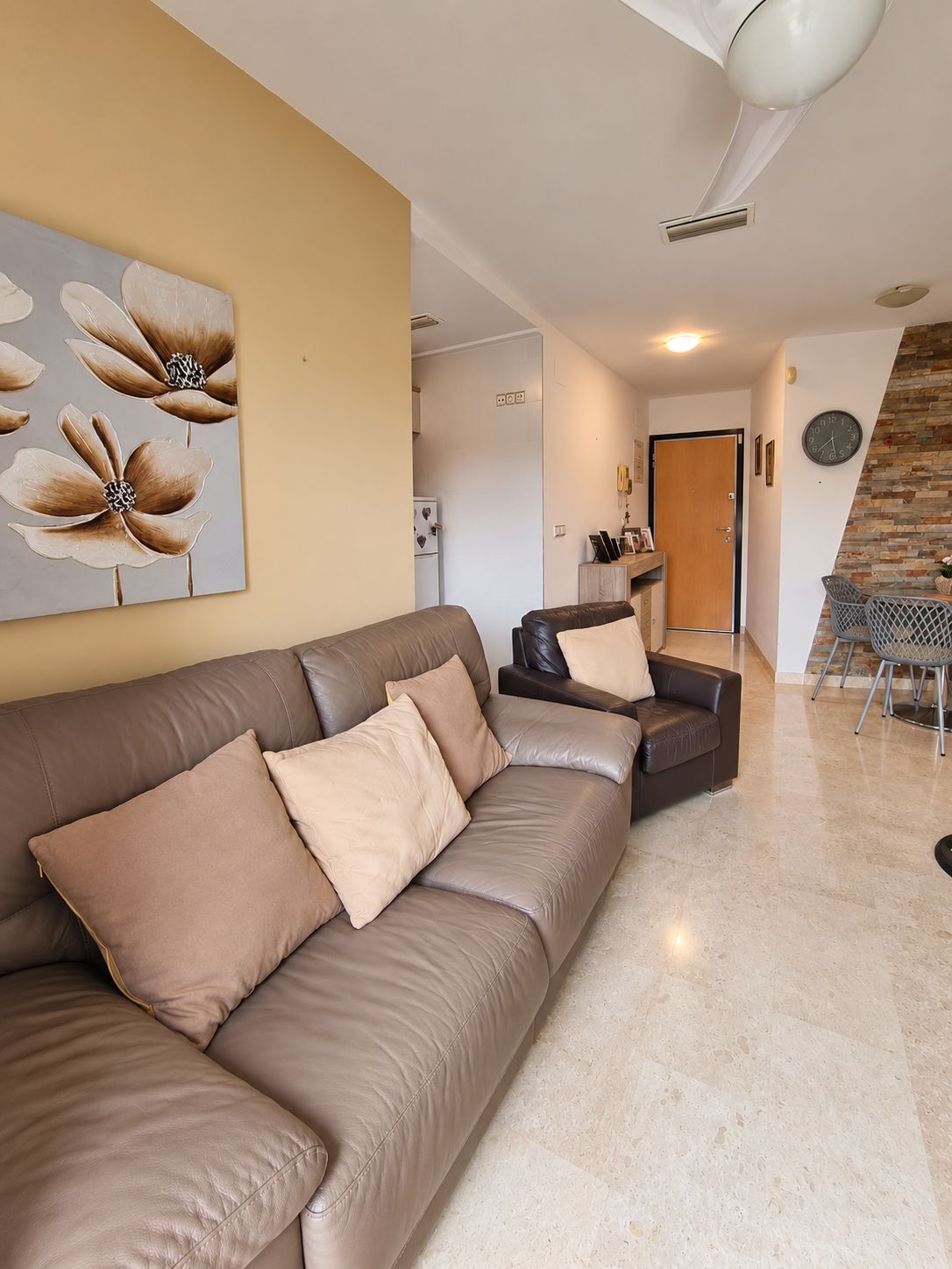 WhatsApp Image 2026-10-07 at 09.54.52 (10) Well-Presented 2-Bedroom, 2-Bathroom Apartment on United Golf Resort