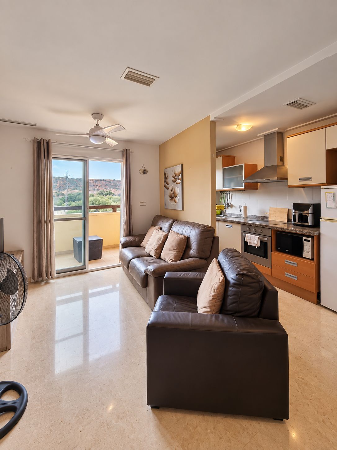 WhatsApp Image 2026-10-07 at 09.54.52 (12) Well-Presented 2-Bedroom, 2-Bathroom Apartment on United Golf Resort