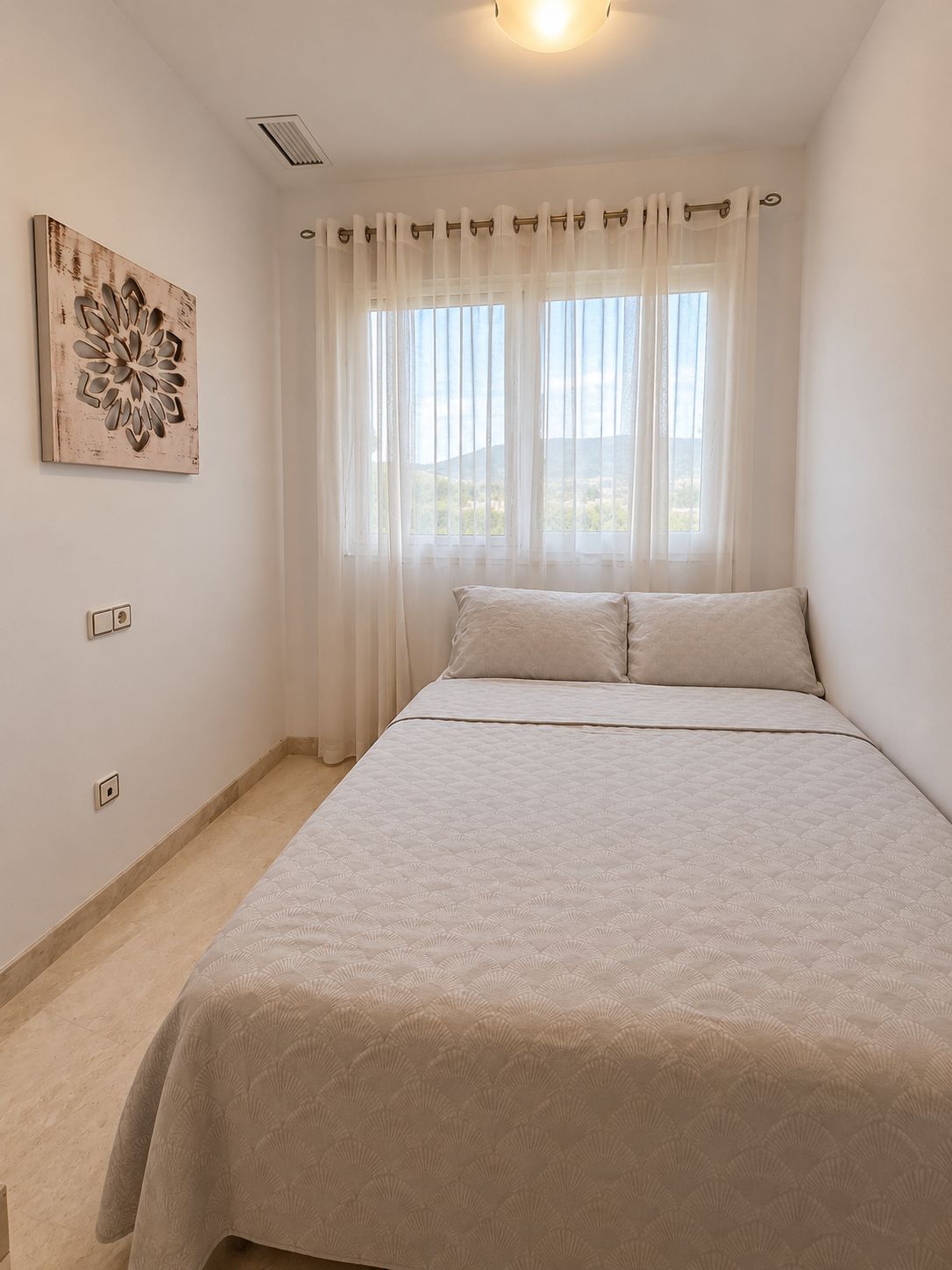 WhatsApp Image 2026-10-07 at 09.54.52 (13) Well-Presented 2-Bedroom, 2-Bathroom Apartment on United Golf Resort