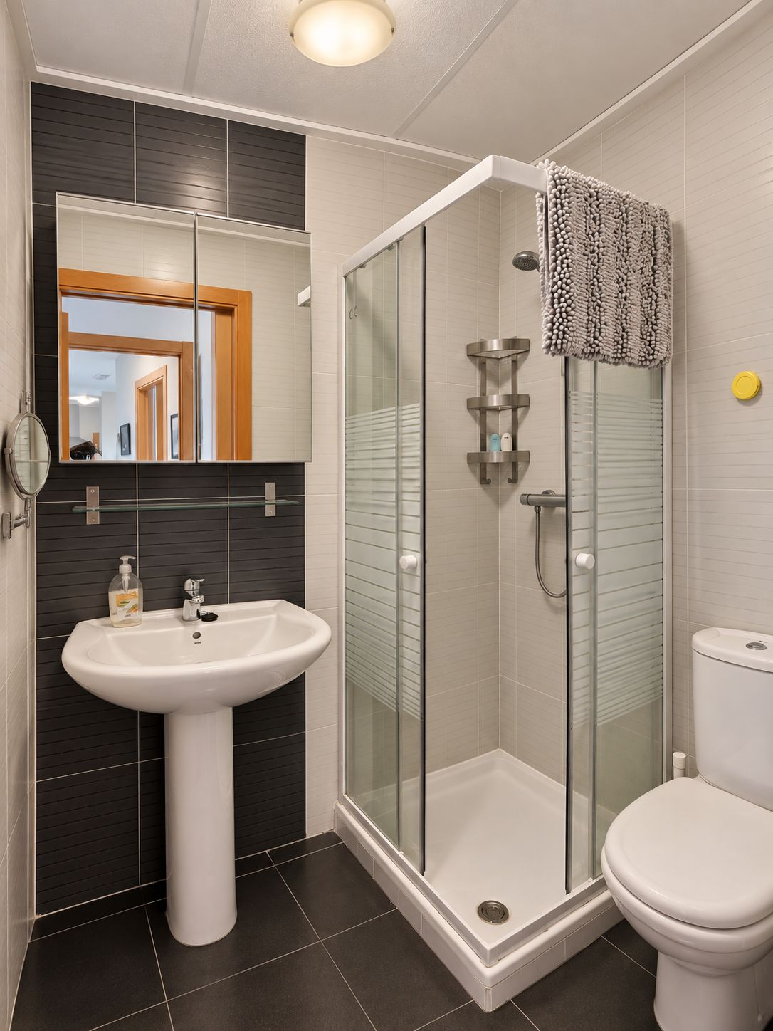WhatsApp Image 2026-10-07 at 09.54.52 (4) Well-Presented 2-Bedroom, 2-Bathroom Apartment on United Golf Resort