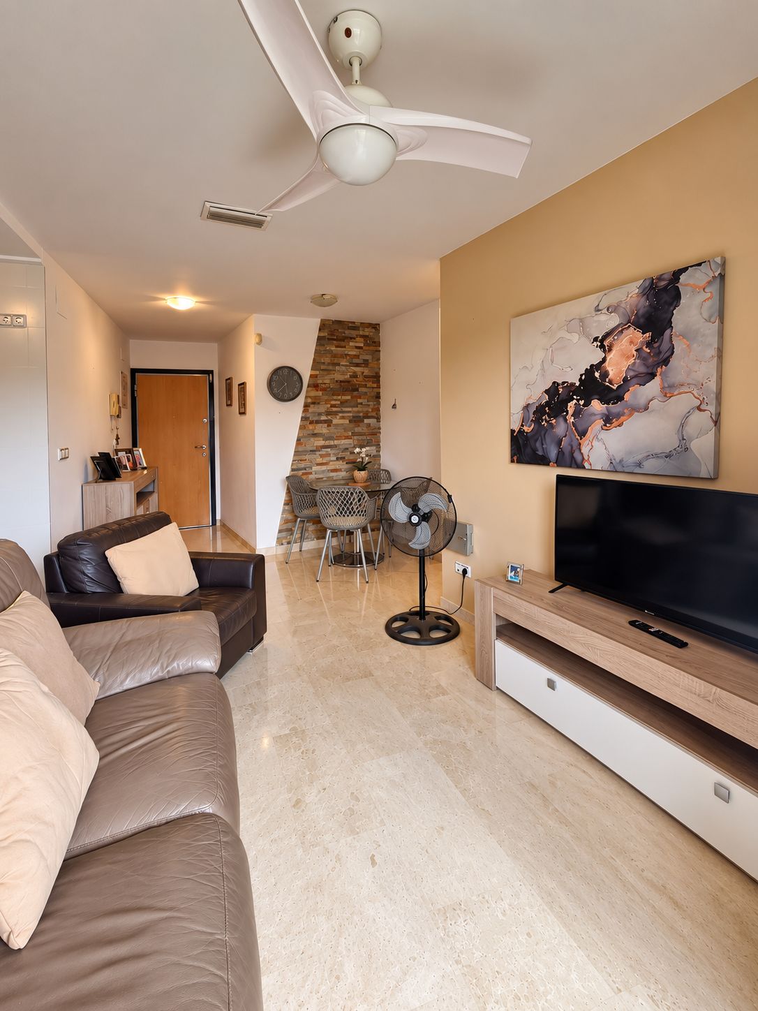 WhatsApp Image 2026-10-07 at 09.54.52 (5) Well-Presented 2-Bedroom, 2-Bathroom Apartment on United Golf Resort
