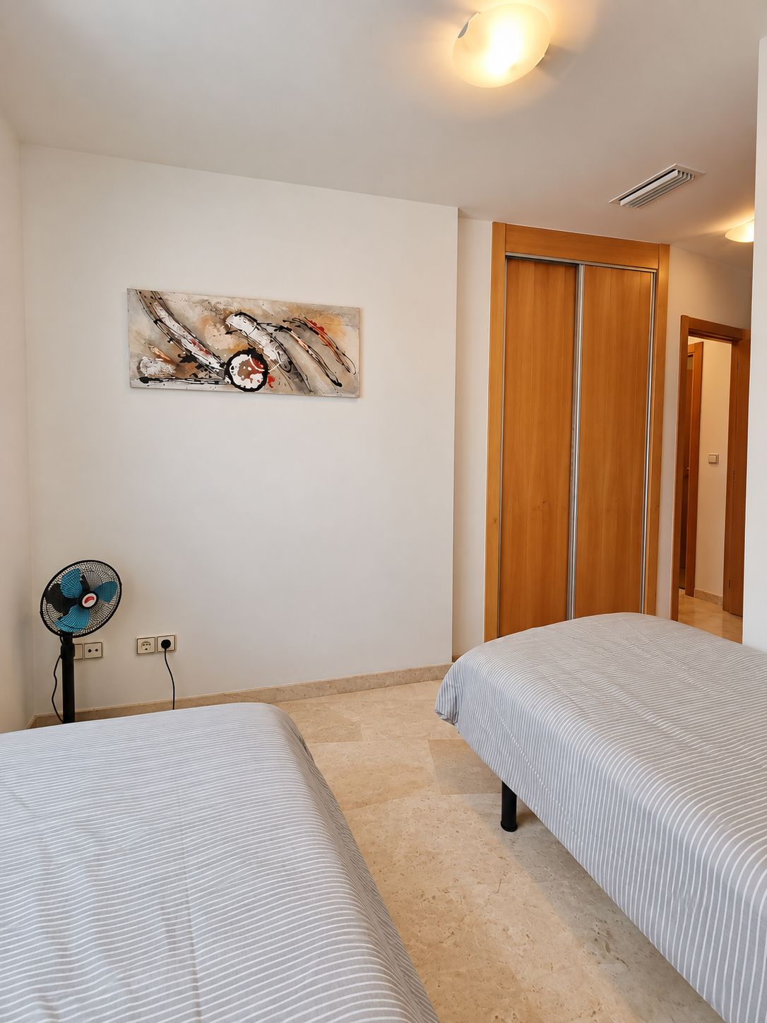 WhatsApp Image 2026-10-07 at 09.54.52 (8) Well-Presented 2-Bedroom, 2-Bathroom Apartment on United Golf Resort