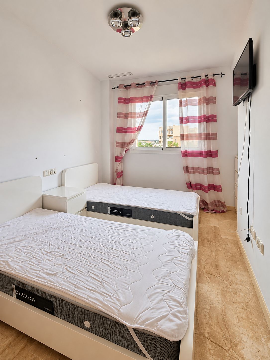 WhatsApp Image 2026-10-09 at 18.19.42 (3) Ready to Enjoy – Beautifully Maintained 3-Bedroom Apartment with Balcony